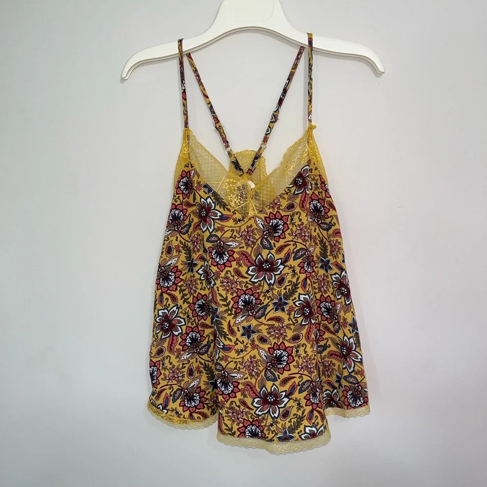 Floral Lace Tank Top - Picture 2 of 5